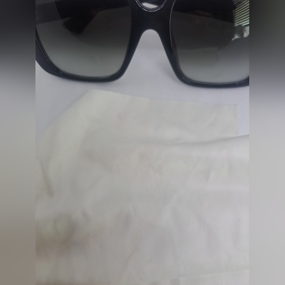 Gucci Black Square Oversized Sunglasses - Picture 4 of 14